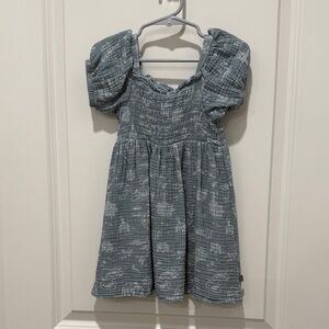 Charming Gray Kids Dress with Puff Sleeves